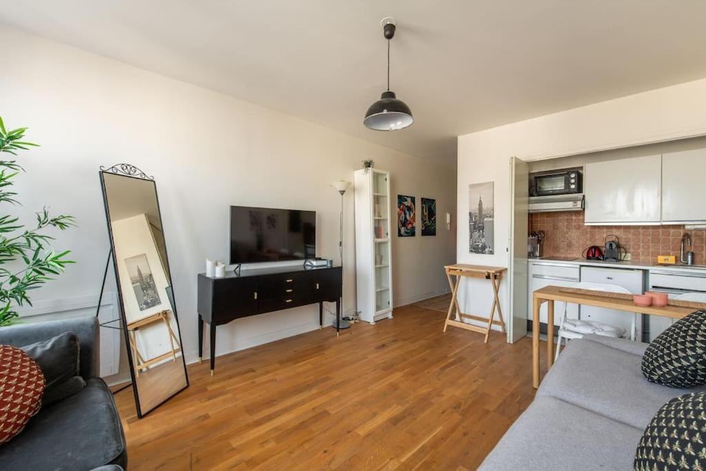 Montparnasse - Cozy Apartment In Montparnasse District パリ エクステリア 写真